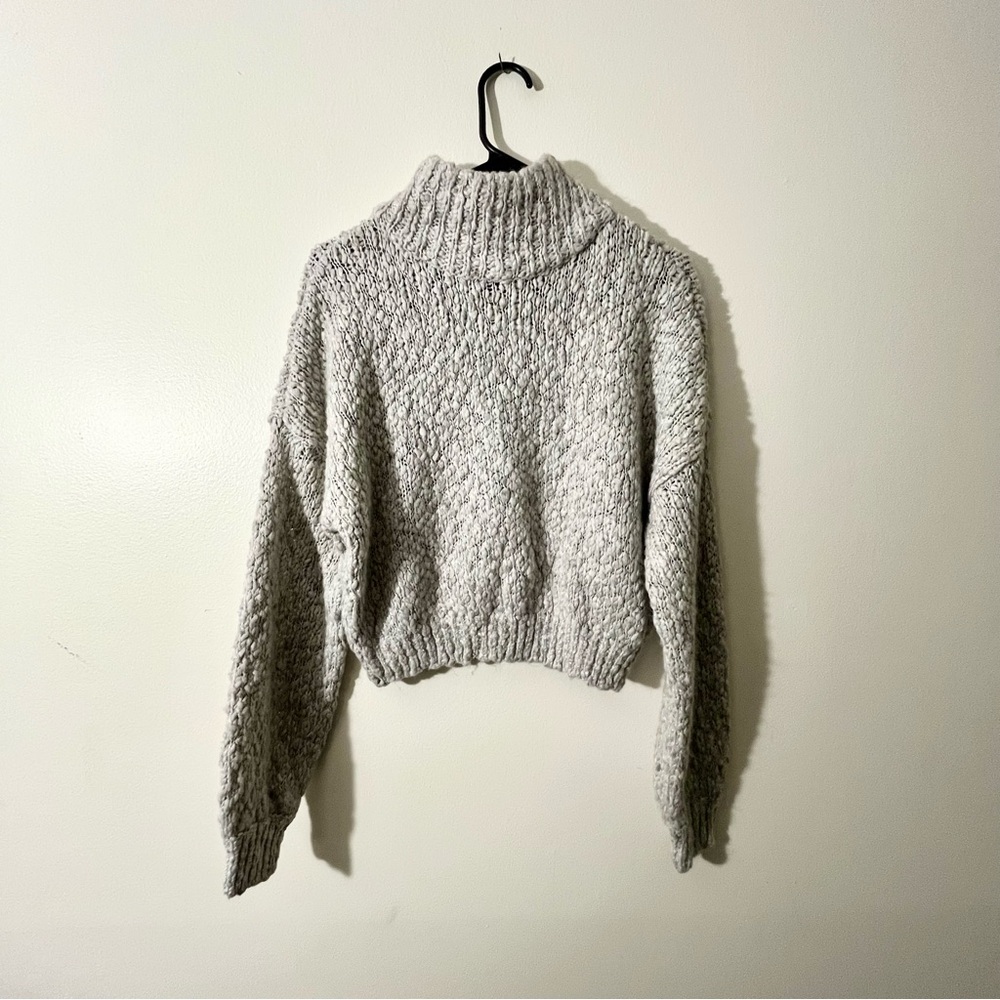 Hollister Super Cozy Grey Sweater Size Small